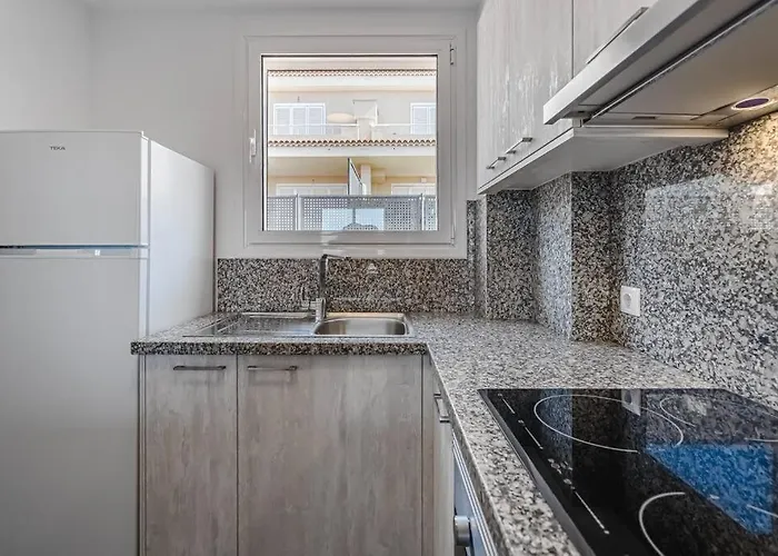 Amazing With Sea Views And Ac, Pa06 Apartmán